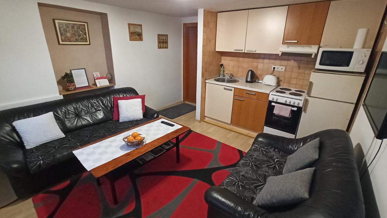 Apartment Near Center ซาราเยโว ภายนอก รูปภาพ