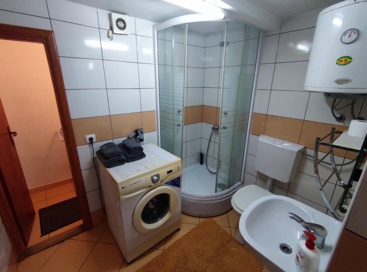Apartment Near Center ซาราเยโว ภายนอก รูปภาพ