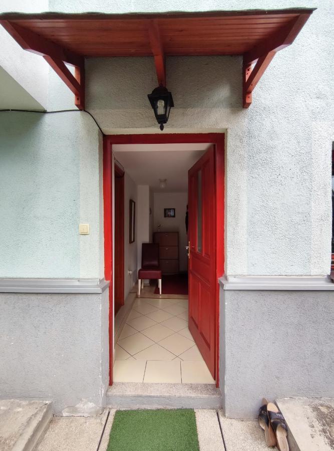 Apartment Near Center ซาราเยโว ภายนอก รูปภาพ