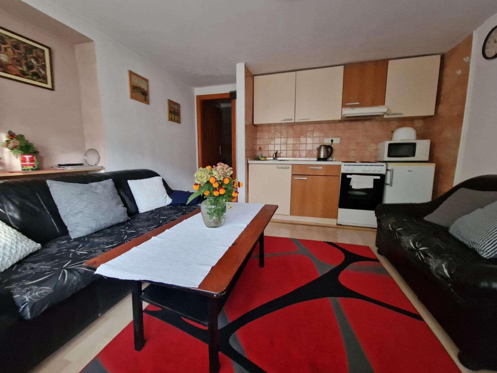 Apartment Near Center ซาราเยโว ภายนอก รูปภาพ