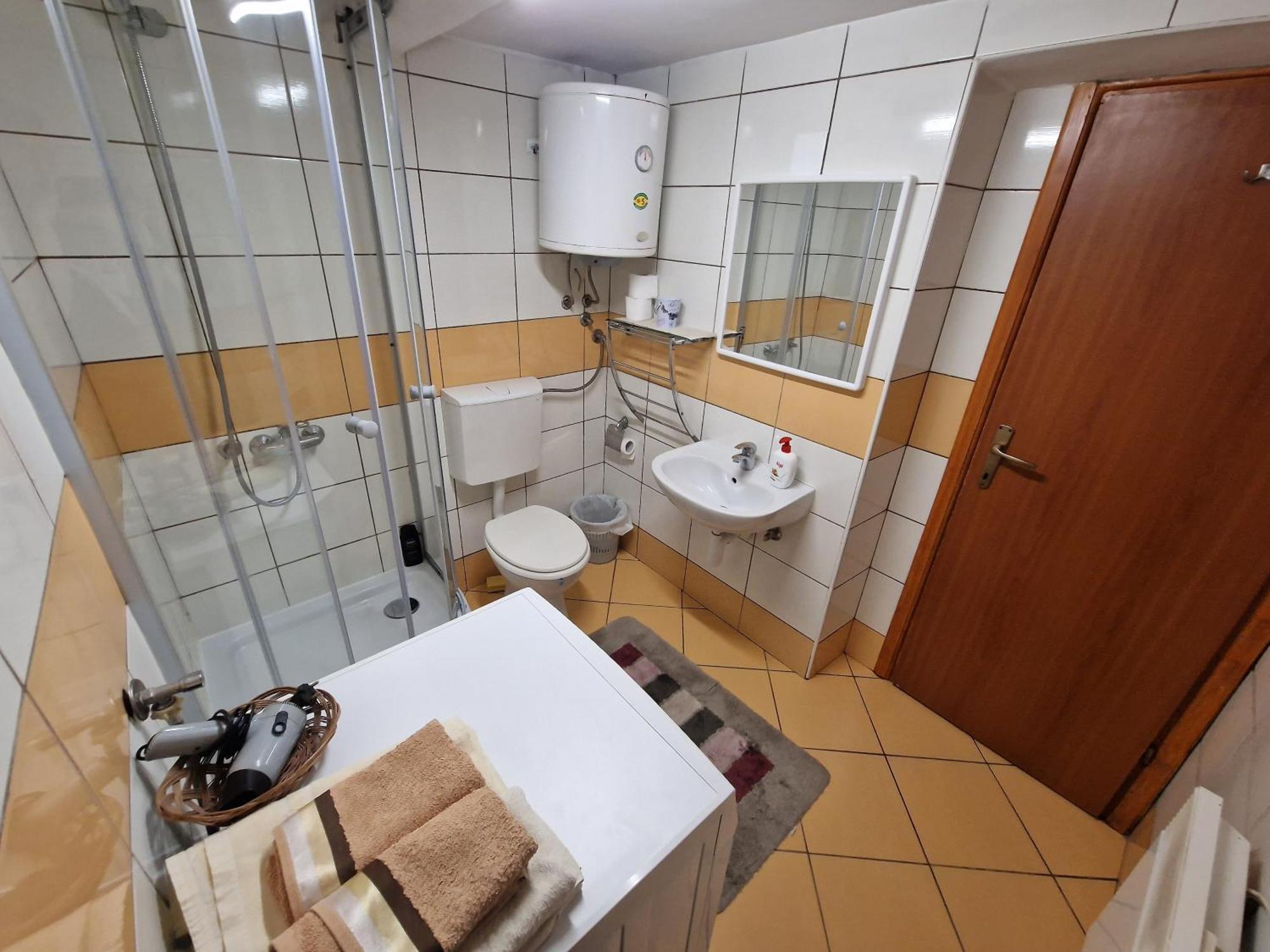 Apartment Near Center ซาราเยโว ภายนอก รูปภาพ